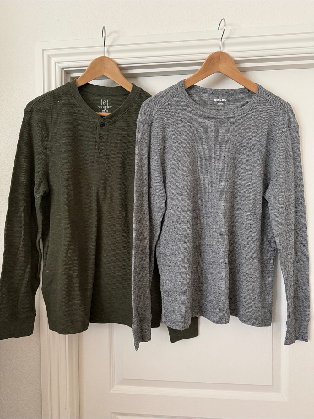 Old Navy Men's Long Sleeve Crewneck Shirt - Heather Gray and Green Henley